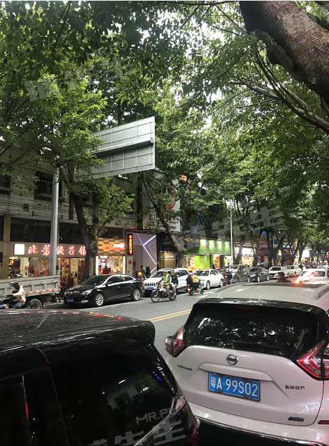 从化街口空铺转让市场对面商业街大量住宅区人流旺租金低